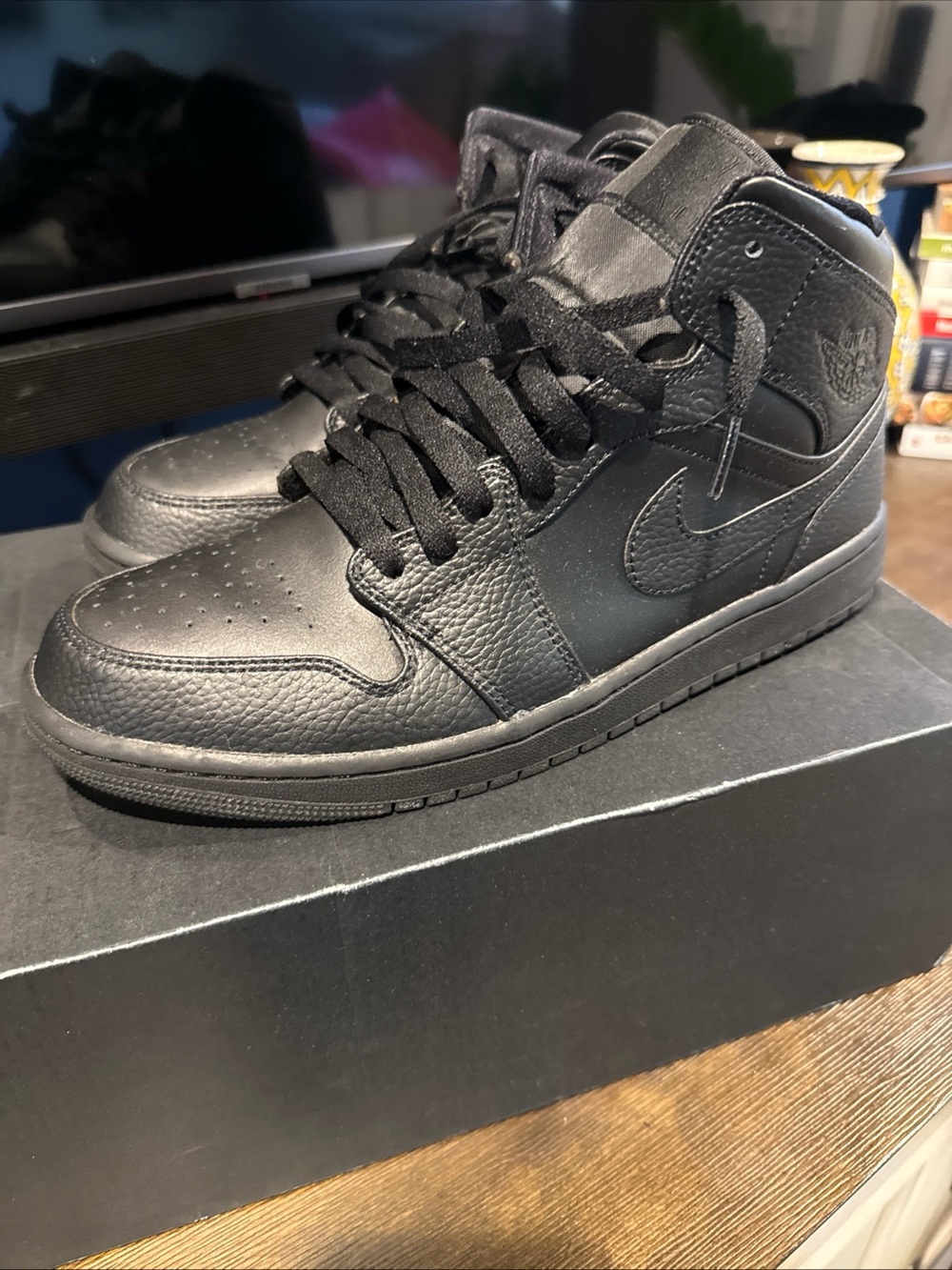 Size 10.5 - Jordan 1 Mid Triple Black - 554724-091 Excellent Condition
